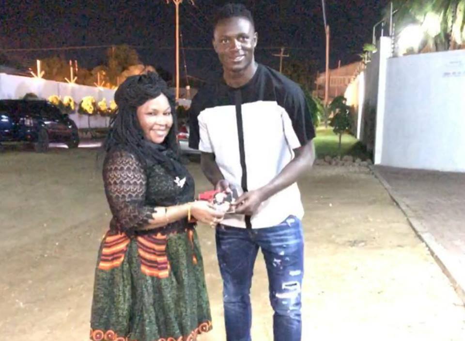 Saida Karoli ampa staa wa Tottenham – Victor Wanyama zawadi kusherekea siku ya kuzaliwa kwake