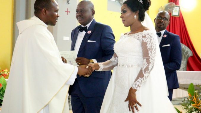 “Nawasihi wakongwe ambao hawajaoa nao waoe kwani” Profesa Jay asema!