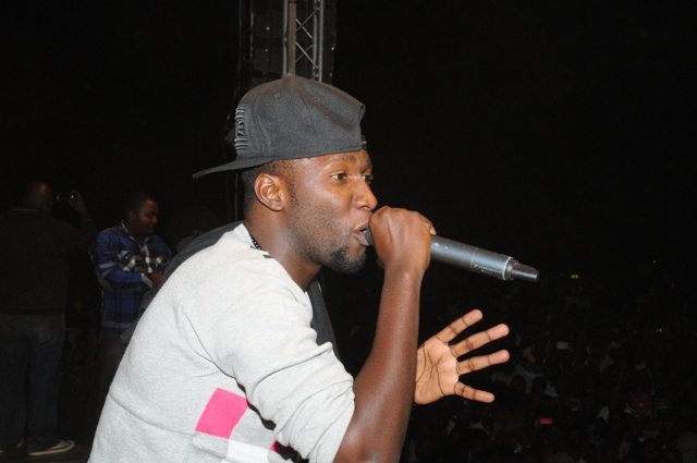 Roma Atuhumiwa Kuwa na Urafiki wa Mashaka