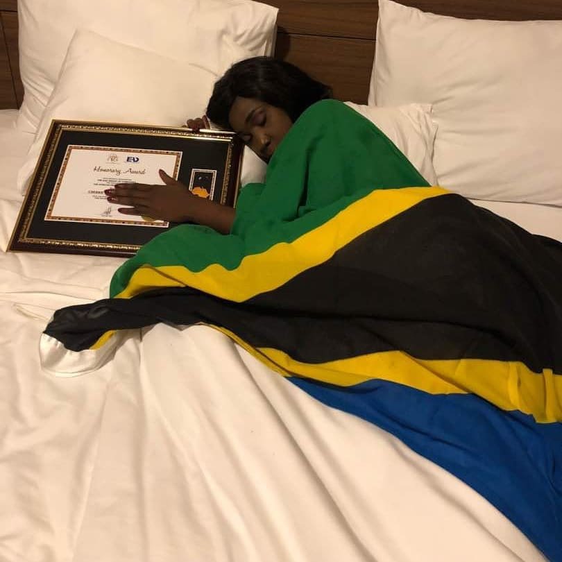 Monalisa Kuikabidhi Tuzo ya APA Bungeni