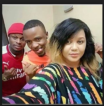 Kisa Esha Buheti , Mashabiki Wamtolea Povu Alikiba Na Familia Yake.