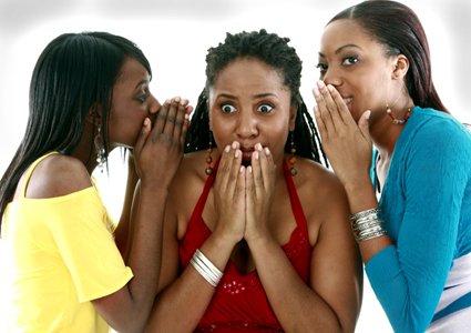 Mambo Ya Kufanya Ili Kuzuia Marafiki Kuingilia Mapenzi Yenu