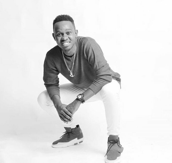 Diamond Ana Mapungufu Lakini Tunayavumilia :-Lavalava