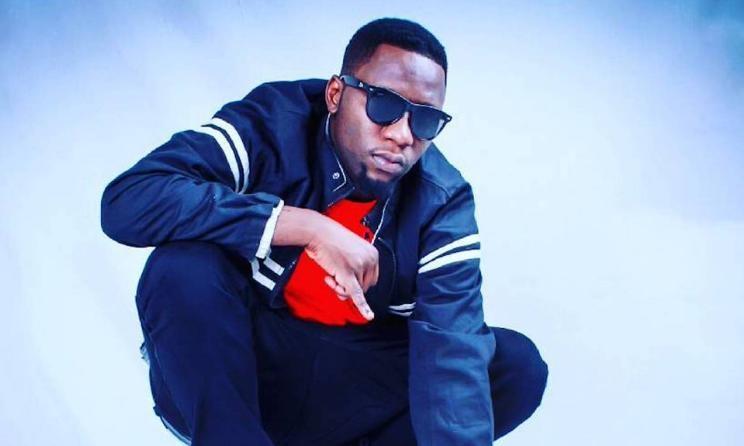 Roma Atoa Kituko cha Video ya Parapanda ku-shoot-iwa Mbinguni.
