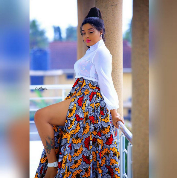 Ukiwa na Pesa Unaonekana una Umri Mkubwa;- Wolper