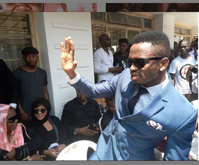 Baada ya Kushambuliwa na mashabiki, Diamond Afika Msibani