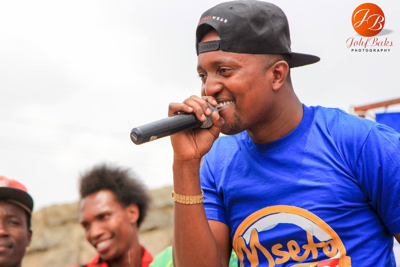 Mambo Mseto host Mzazi Willy Tuva leaves many confused after sharing a photo hanging out with his handsome twin