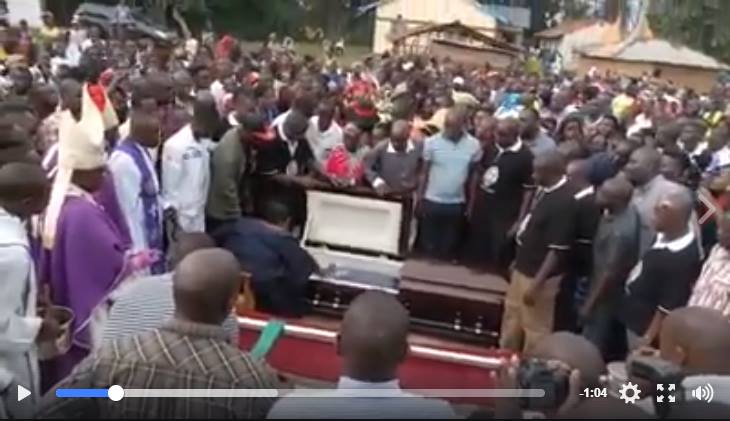 Shocking video of Chris Msando’s mom opening her son’s coffin and instructing him to haunt his killers emerges (Video)