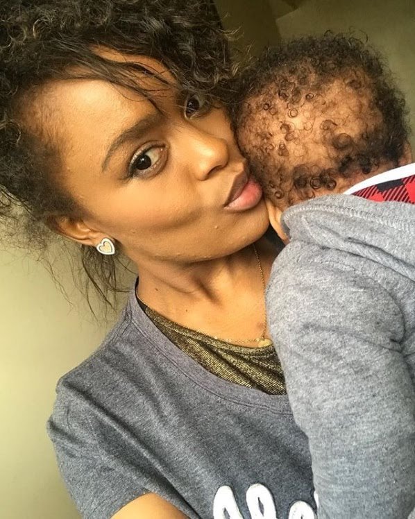 They grow up so fast! Avril spotted hanging out with her adorable baby (Photos)