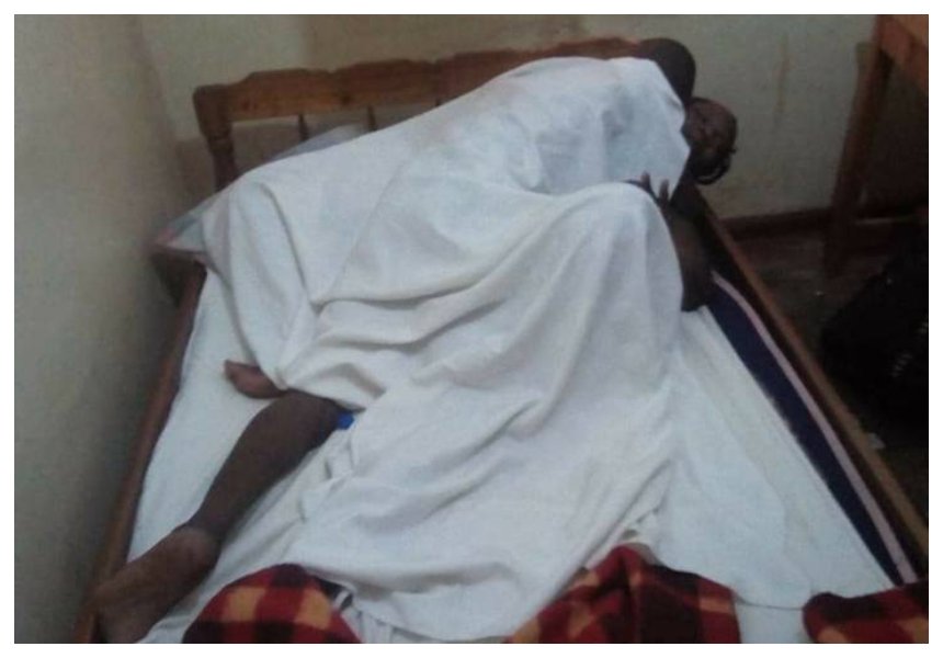 It’s wasn’t police officer who got stuck, it was a matatu tout! Identities of lovers stuck in Vihiga revealed
