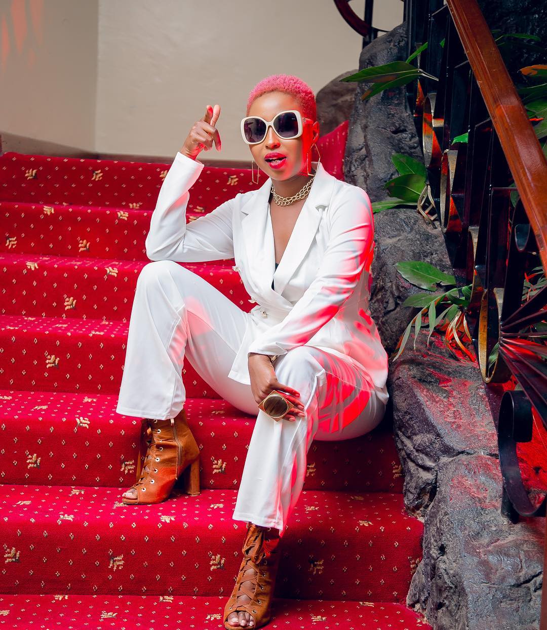 Vivian wa Kucheza Chini-Vivian Musiq at a glance