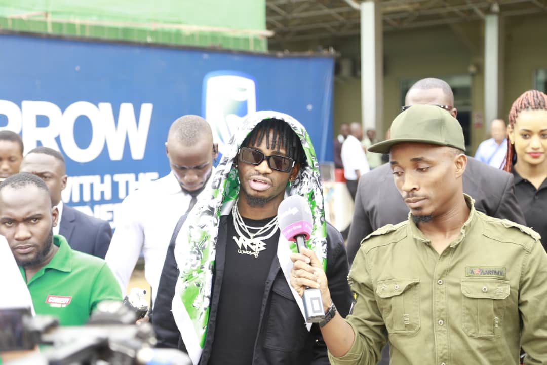 Watch: Ugandans overwhelm former in-law, Diamond Platnumz with massive reception