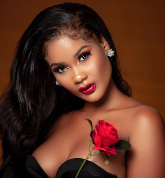 Hamisa Mobetto flaunts her dashing skin in skimpy bathtub photos
