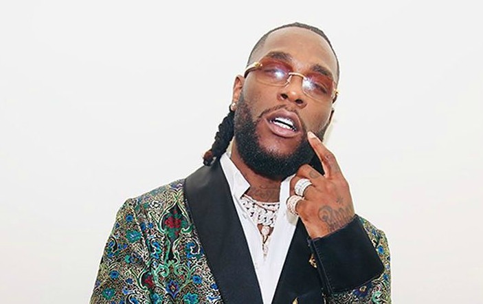 Burna Boy treats fans to classic tune ‘Odogwu’ (Video)