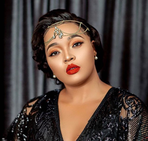 “I am looking for a responsible, mature man to be the father of my 4 kids” Jacqueline Wolper hunts