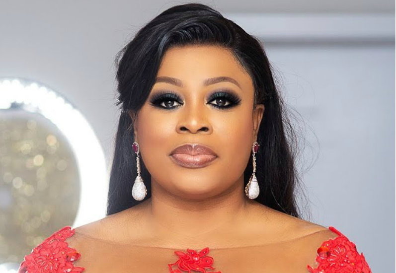 Sinach gives thanks to God in ‘All Things Are Ready’ (Video)
