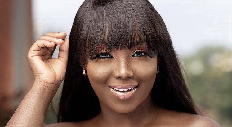  Catherine Kamau embraces post-baby body with 7 new photos that will leave many drooling over her curves!