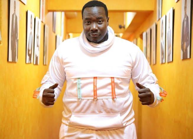 “Ikisimama Kenya yote kungekosa stima!” Willis Raburu responds to female fans praise his protruding cassava 
