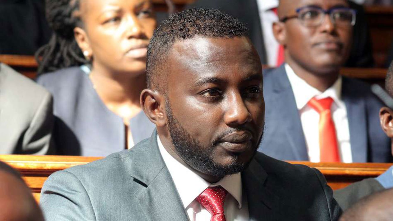 Alar, alar! Senator Anwar Loitiptip’s alleged side chick leaks his ‘nasty’ private chats online