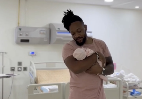 Daddy’s girl! Frankie Just Gym It unveils daughter’s face for the first time, she looks like her papa