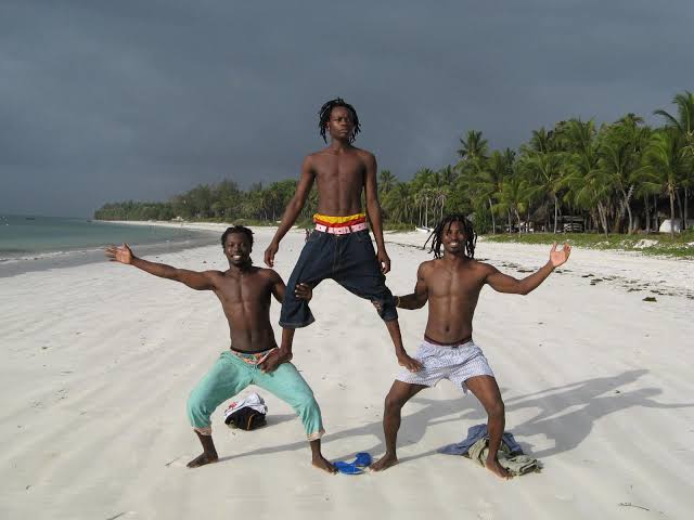 Story of Koko: The Illiterate Beach Boy Fluent in Six Foreign Languages