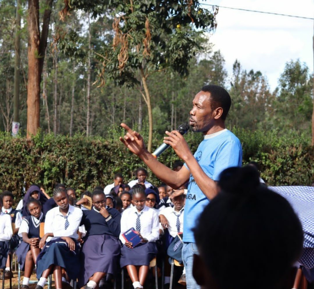 Omosh now a High school motivational speaker? (Photos)