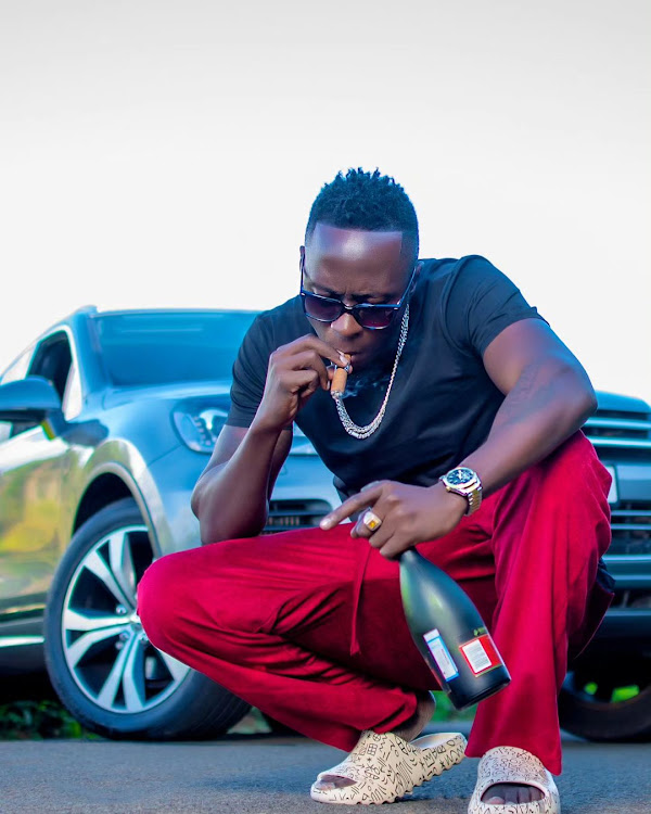 Manzi Wa Kibera and Oga Obinna argue over comments she made regarding Dem Wa Facebook.