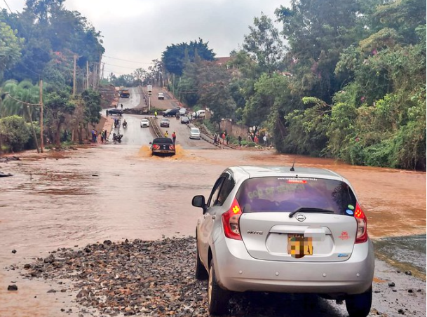 Due to floods, KURA closed a portion of UN Avenue in Runda