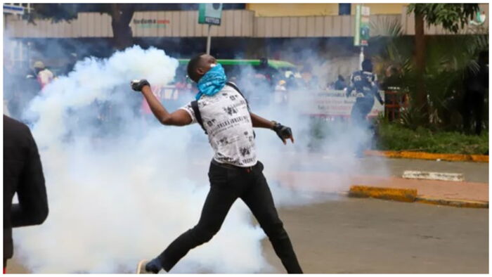 One Protestor Reportedly Injured After Teargas Exploded On His Hand