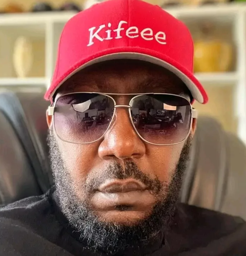 Andrew Kibe advises fathers to give wives money in front of children, sparks debate online