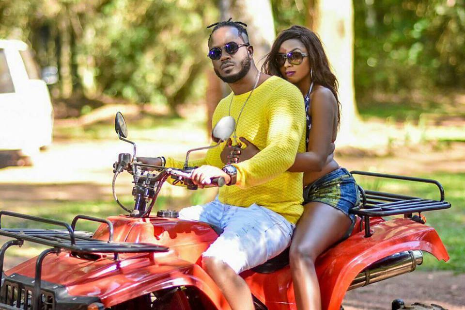 Bebe cool gets pocket money from H E president Museveni