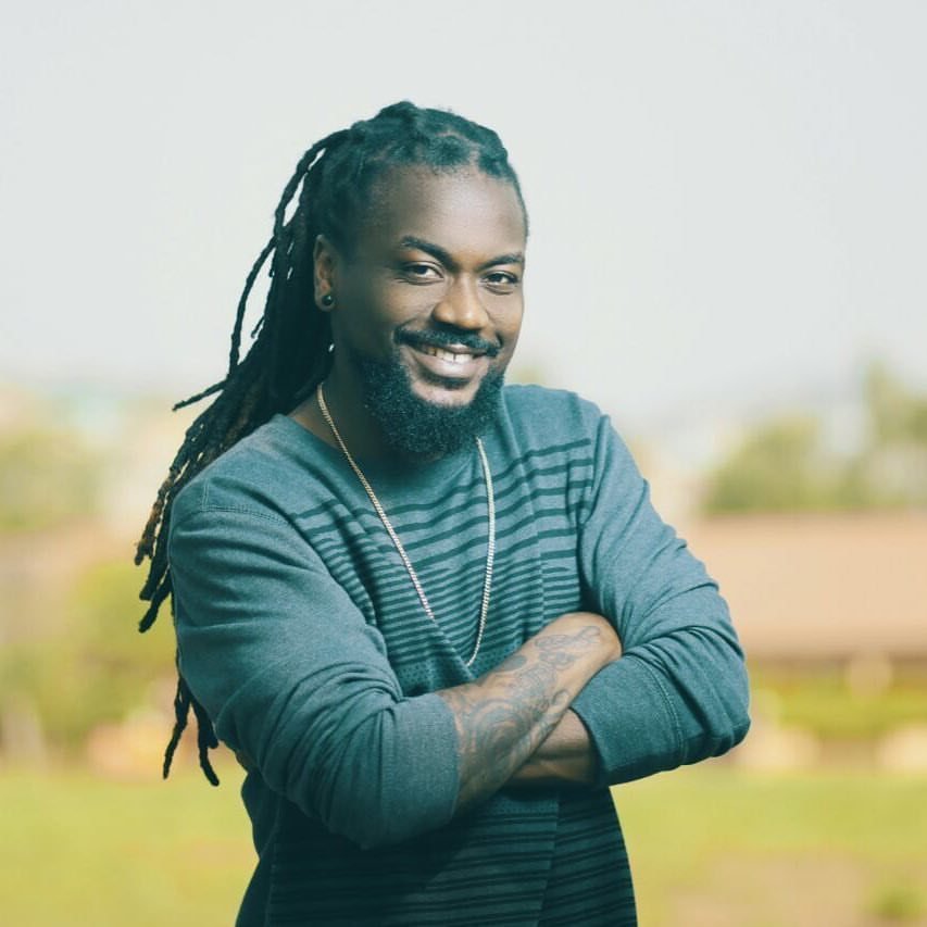 5 Male Celebrities’ Beard We’re Crushing On
