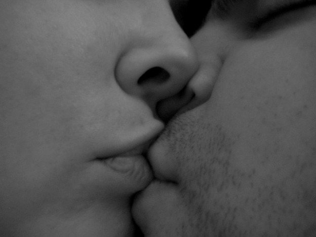 Four (4) Different Kinds Of Kisses And What They Mean
