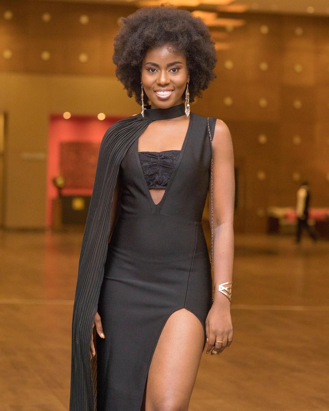 I Am A Very Independent Woman – MzVee