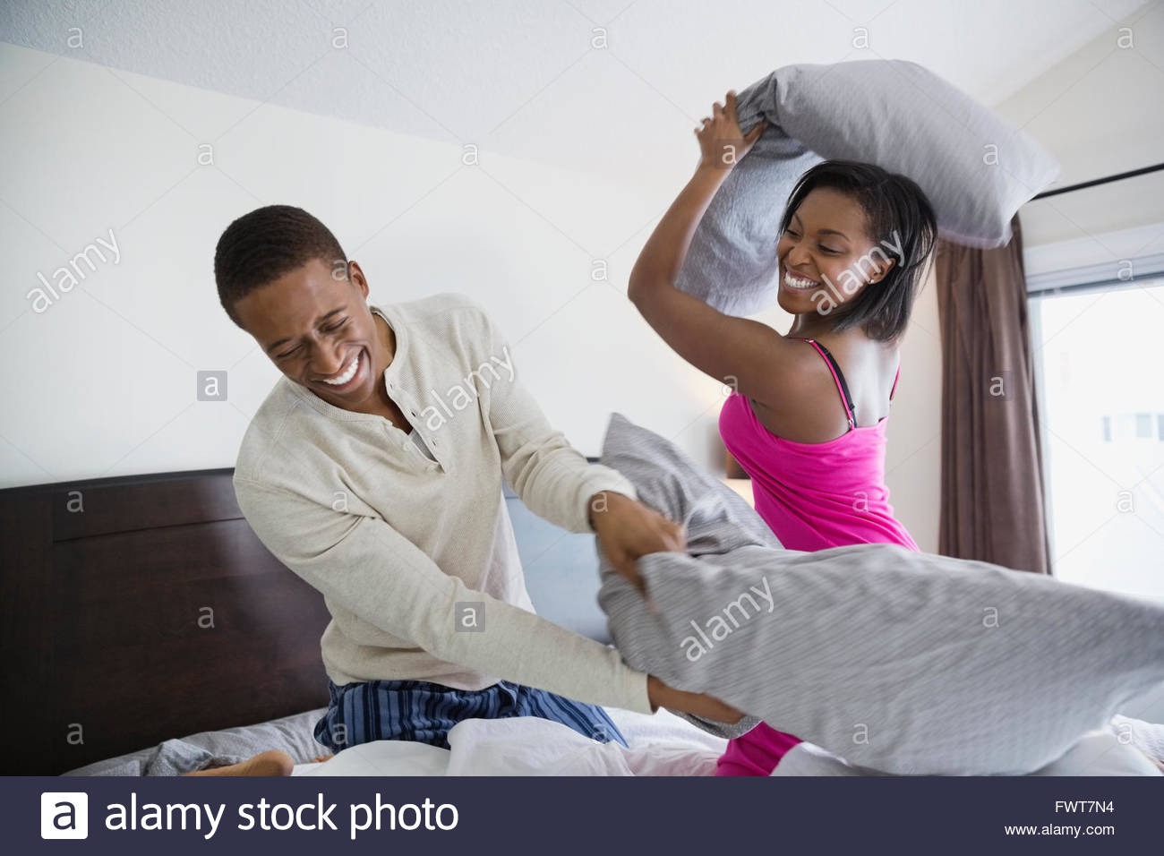 6 Signs That Your Relationship Has A Happy Bedroom Life