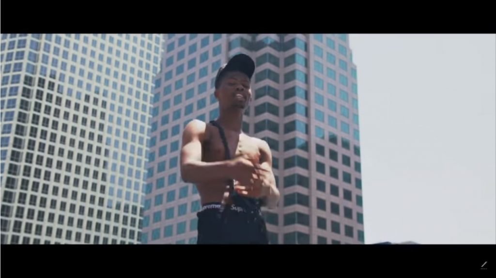 (WATCH) Kwesi Arthur Drops Visuals For His Single, ‘No Title’