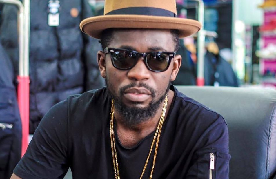 Radio Panelist Fights Bisa Kdei Live On Radio For Being Arrogant(VIDEO)