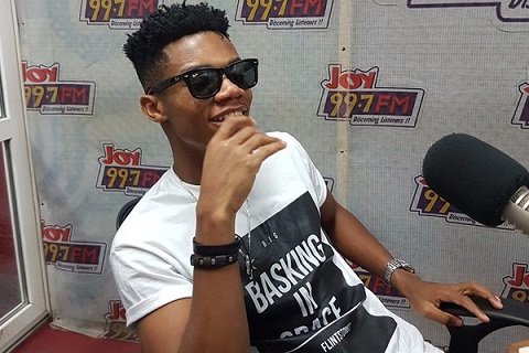 I Don’t Mind Dating Older Women – Kidi