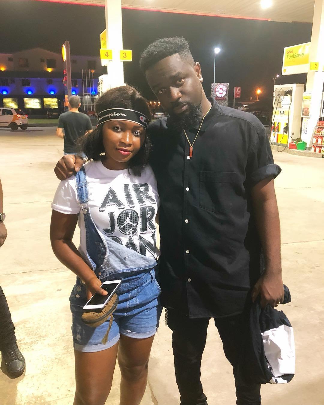 Sarkodie Hangs Out with Strongman’s Girlfriend, Reacts To Their Love