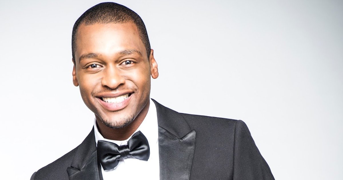 Kat Sinivasan hosts the E! People’s Choice Awards red carpet