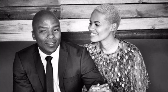 Kabelo Mabalane shows off his muscles in the latest Photo