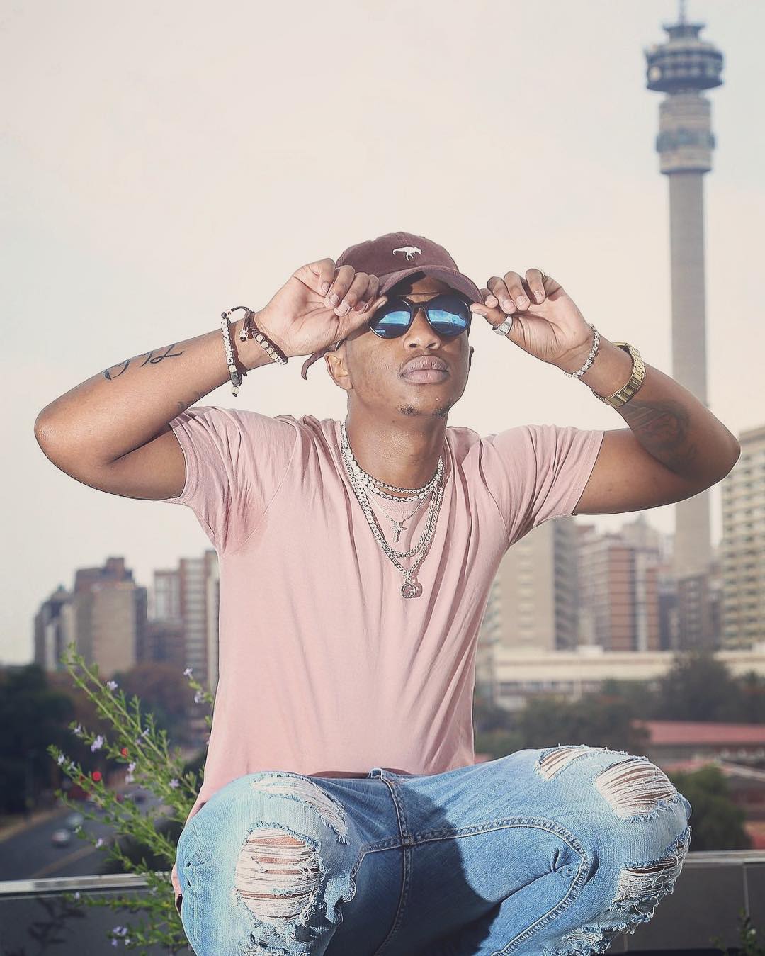 Emtee Proposes to longtime girlfriend