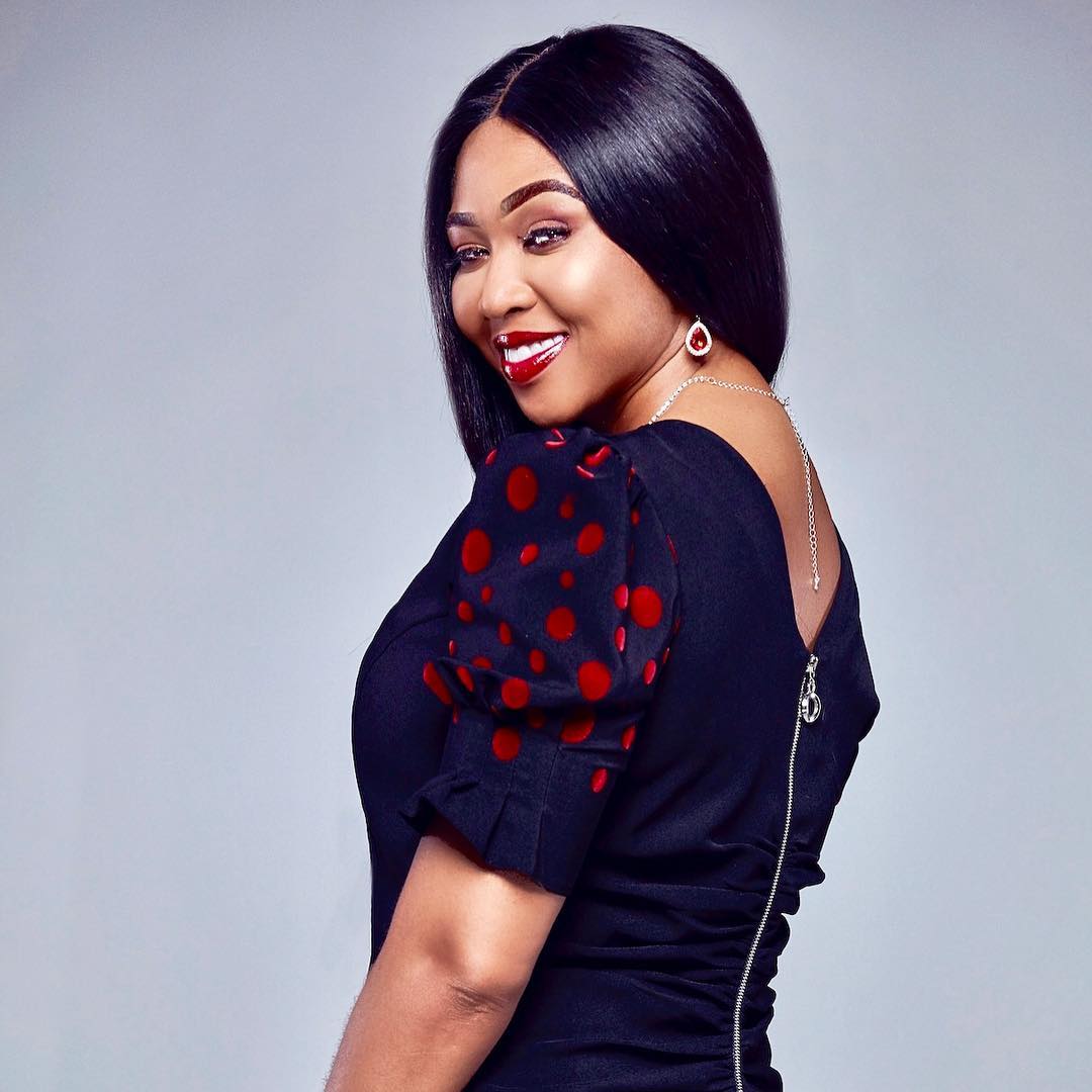 Ayanda Ncwane and Letshego Zulu grace cover of Essays of Africa magazine
