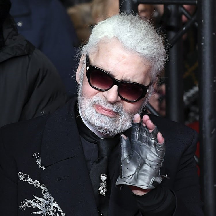 Chanel’s artistic director Karl Lagerfeld dies