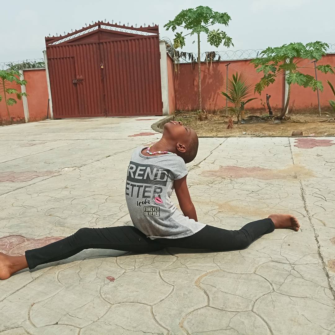 Emmanuela Flaunts her Flexibility Skills in these New Pictures