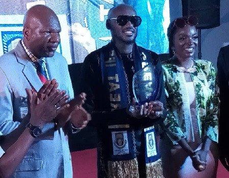 2face Idibia bags Music fellowship award from the Obafemi Awolowo University